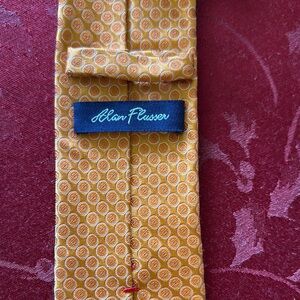 Alan Flusser Gold Geometric Tie 100% Silk